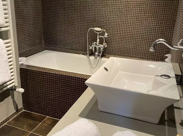 Hotelli Les Jardins De La Tour