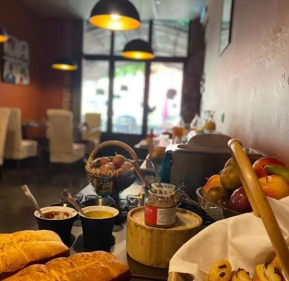 Hotelli Les Jardins De La Tour