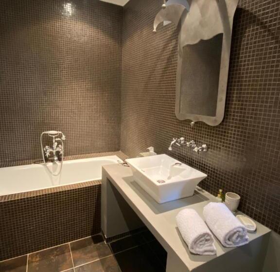 ホテル Les Jardins De La Tour