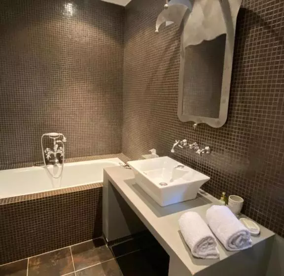 Hotelli Les Jardins De La Tour