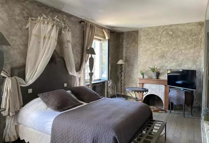 Hotelli Les Jardins De La Tour