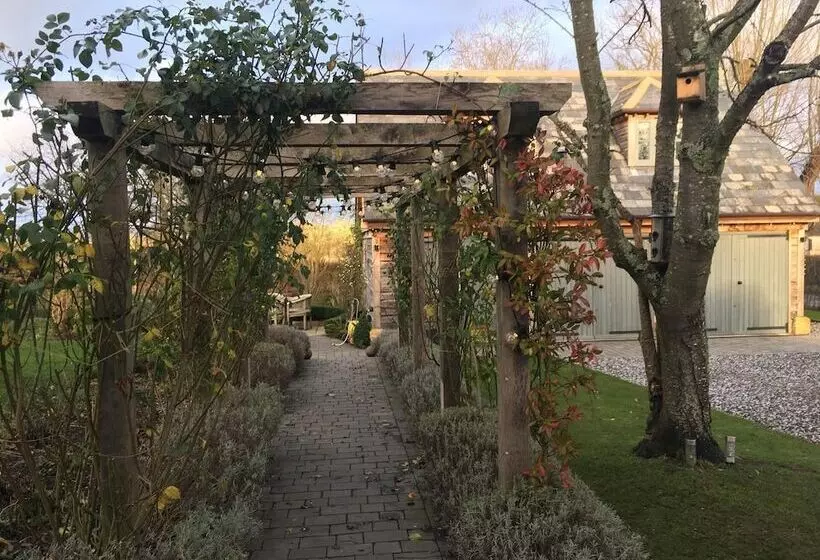 Maaseutuhotelli Oak Barn In The Cotswolds Near Moreton In Marsh