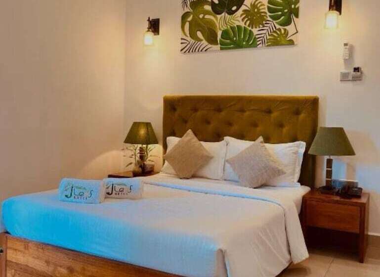 J Leaf Hotel By Blue Bird