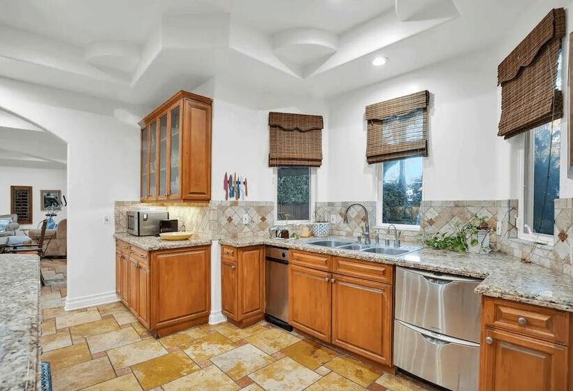 La Magnolia By Avantstay Luxe Villa + Pool, Spa