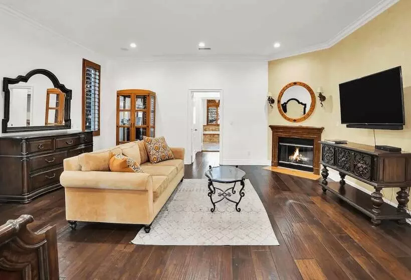 La Magnolia By Avantstay Luxe Villa + Pool, Spa