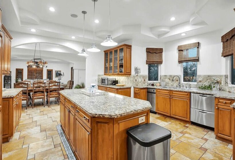 La Magnolia By Avantstay Luxe Villa + Pool, Spa