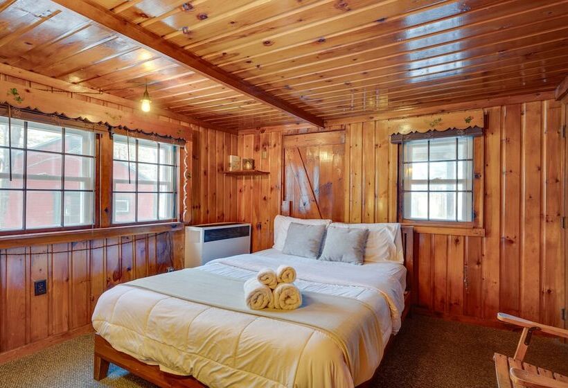 Laconia Cabin W/ Grill: 2 Mi To Weirs Beach!