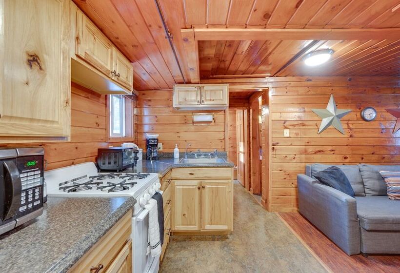 Laconia Cabin W/ Grill: 2 Mi To Weirs Beach!