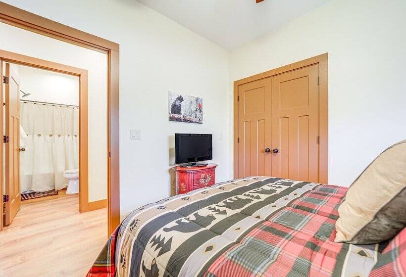 Maggie Valley Resort Home: Fire Pit, Pool & Stream