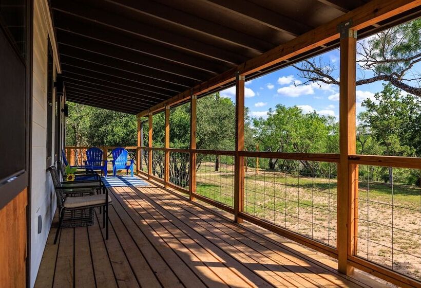 Mimosa Waterfront With Hot Tub