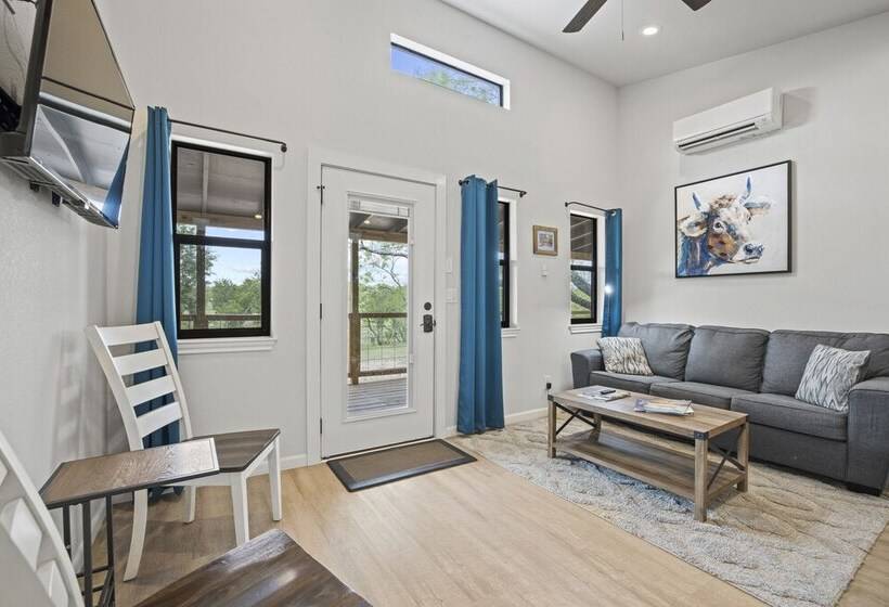 Mimosa Waterfront With Hot Tub