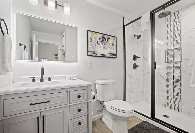 Mimosa Waterfront With Hot Tub