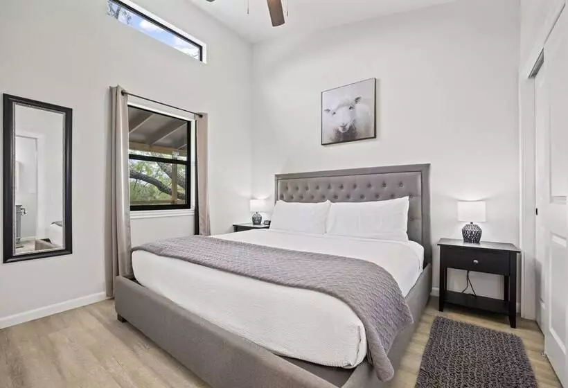 Mimosa Waterfront With Hot Tub