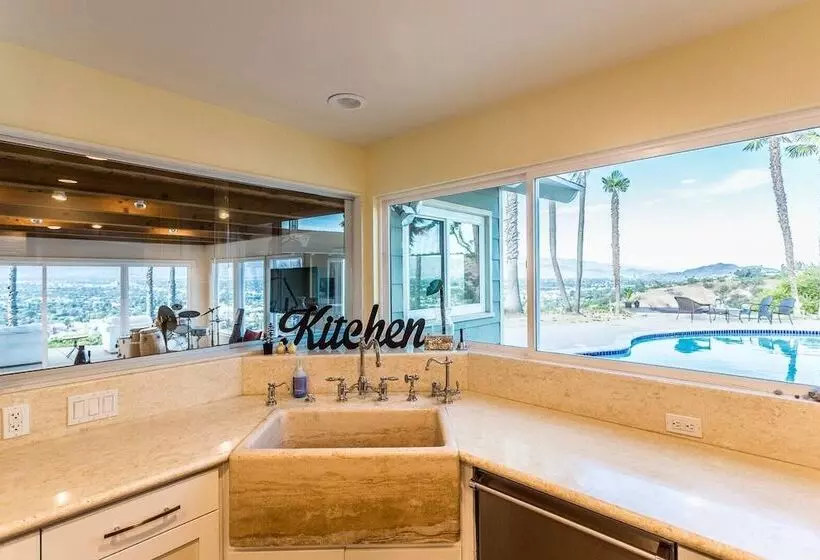 Oak Hills By Avantstay Panoramic View, Pool, Spa