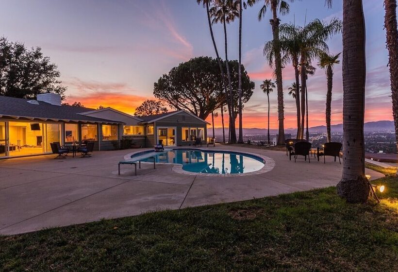 Oak Hills By Avantstay Panoramic View, Pool, Spa