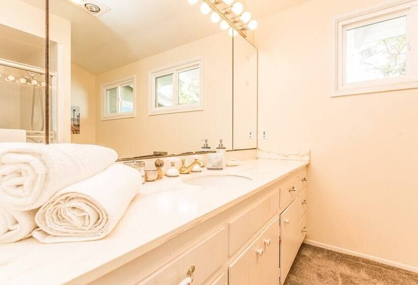 Oak Hills By Avantstay Panoramic View, Pool, Spa