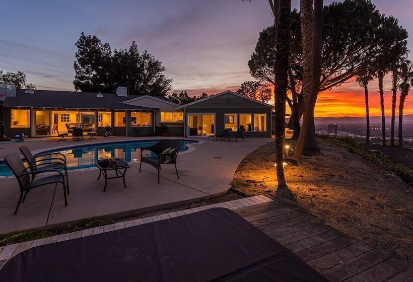 Oak Hills By Avantstay Panoramic View, Pool, Spa