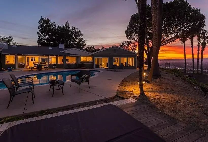 Oak Hills By Avantstay Panoramic View, Pool, Spa