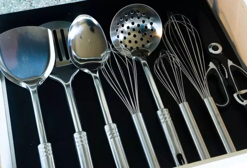 Residenssi Immaculate 2 Bed House In London