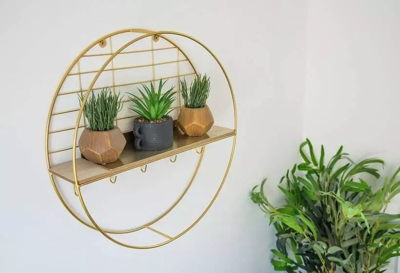 Residenssi Immaculate 2 Bed House In London