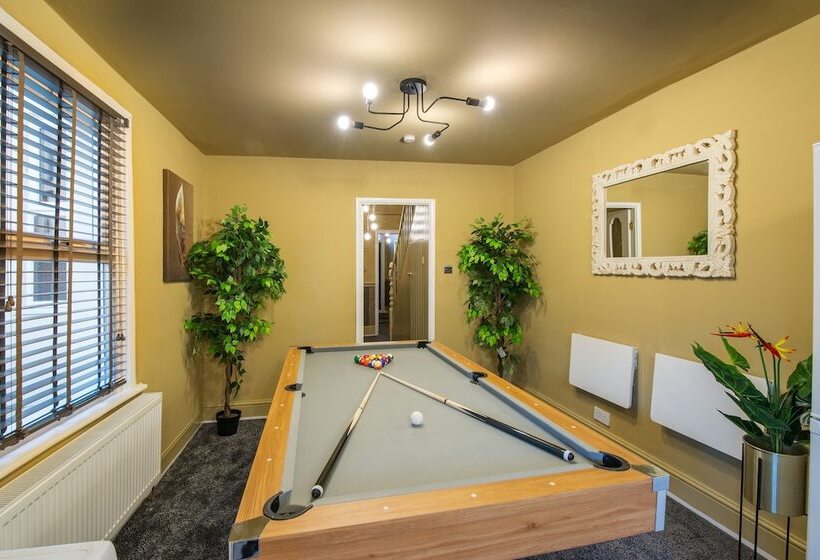 住所  Immaculate 2 Bed House In London