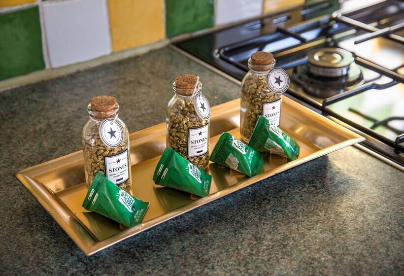 住所  Immaculate 2 Bed House In London