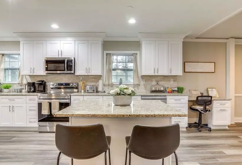 Spacious Stone Mountain Home W/ Private Pool!