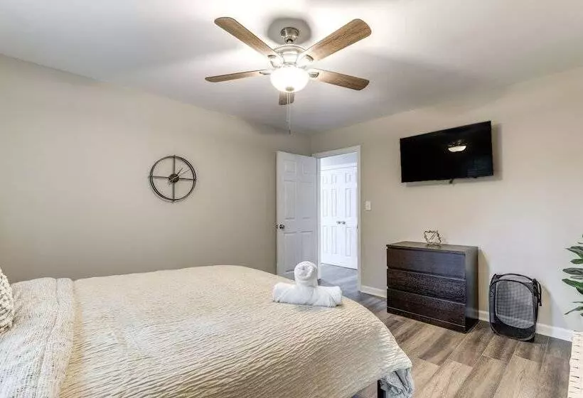Spacious Stone Mountain Home W/ Private Pool!