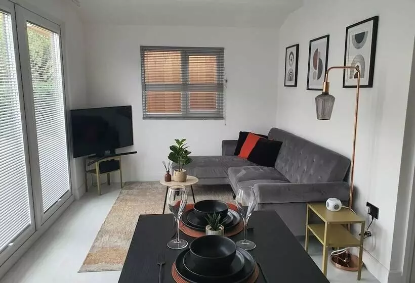 Stunning 1 King Bed Cabin In Grays