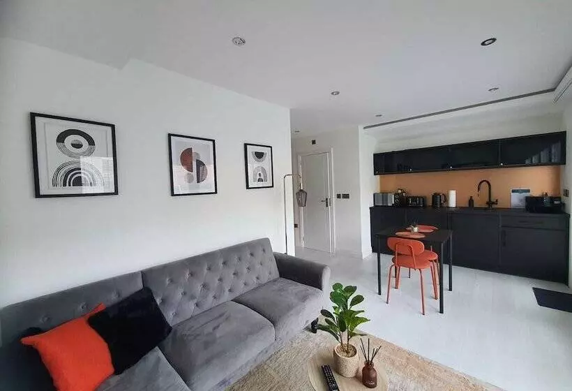 Stunning 1 King Bed Cabin In Grays