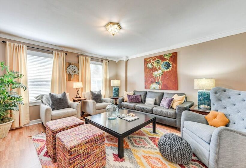 The Farmhouse  In Fort Lawn W/ Fire Pit & Deck!