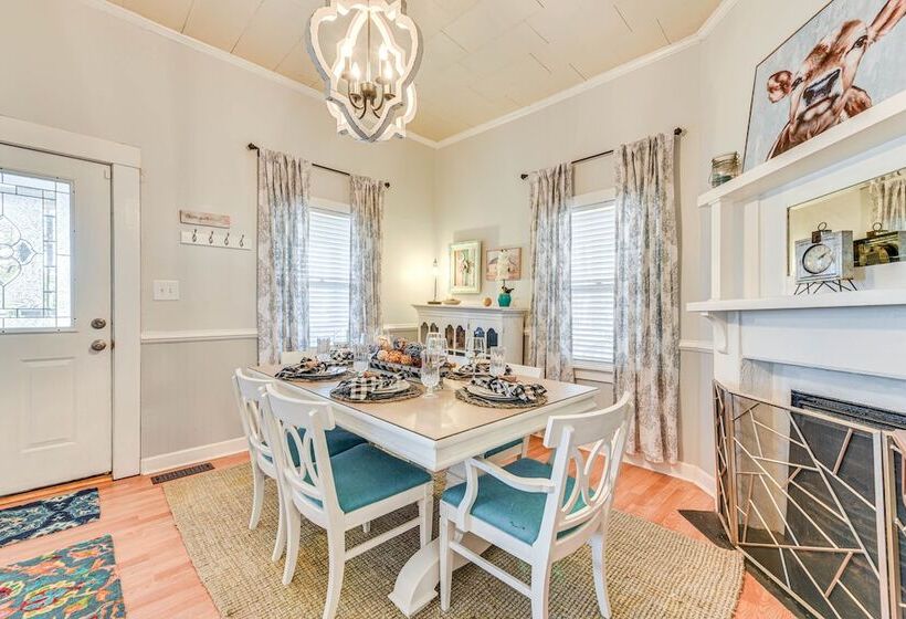 The Farmhouse  In Fort Lawn W/ Fire Pit & Deck!