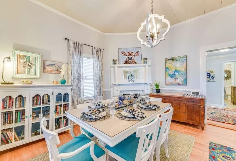 The Farmhouse  In Fort Lawn W/ Fire Pit & Deck!