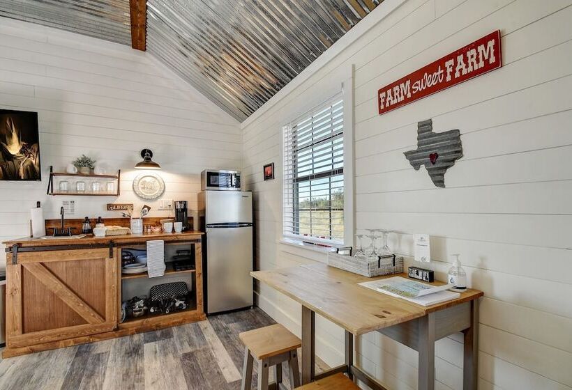 The Meadow Hill Country Sunset Views!