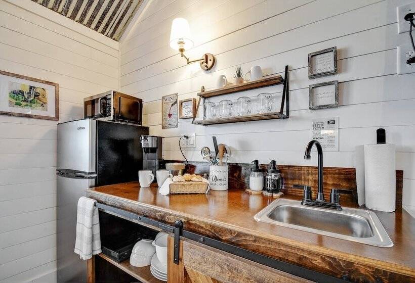 The Meadow Hill Country Sunset Views!