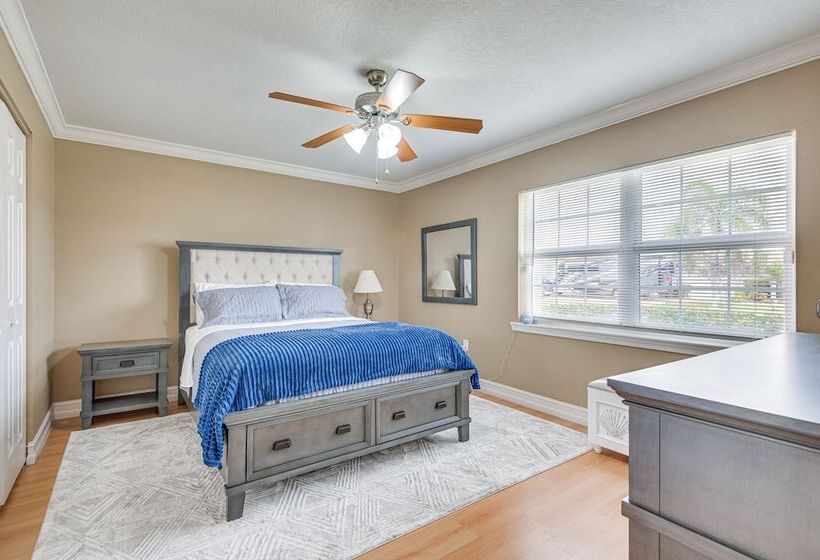 Spacious Waterfront Home In Merritt Island W/ Pool