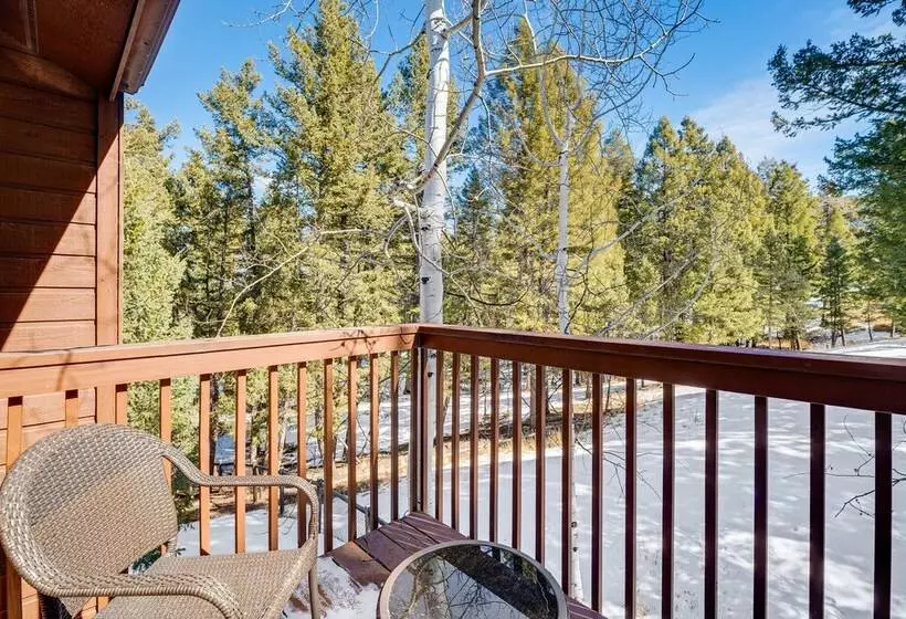 Woodland Park Chalet W/ Deck, Grill & Mtn Views!