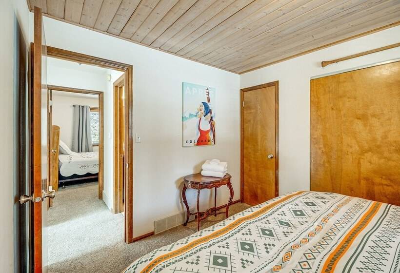 Woodland Park Chalet W/ Deck, Grill & Mtn Views!