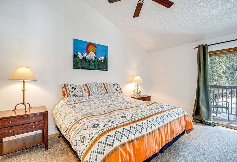 Woodland Park Chalet W/ Deck, Grill & Mtn Views!