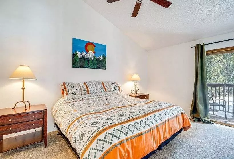 Woodland Park Chalet W/ Deck, Grill & Mtn Views!