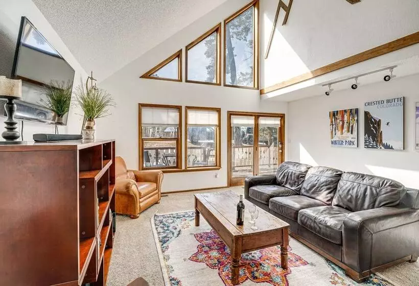 Woodland Park Chalet W/ Deck, Grill & Mtn Views!