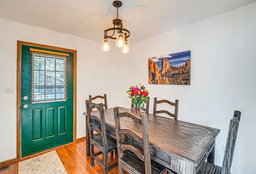 Woodland Park Chalet W/ Deck, Grill & Mtn Views!