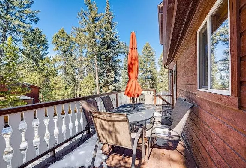 Woodland Park Chalet W/ Deck, Grill & Mtn Views!