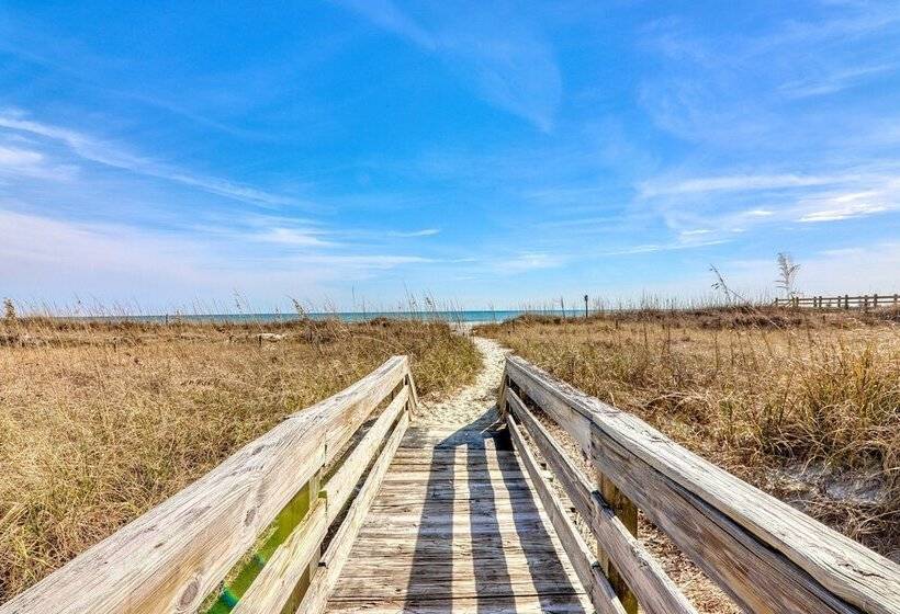 Blockade Runner Motor Inn