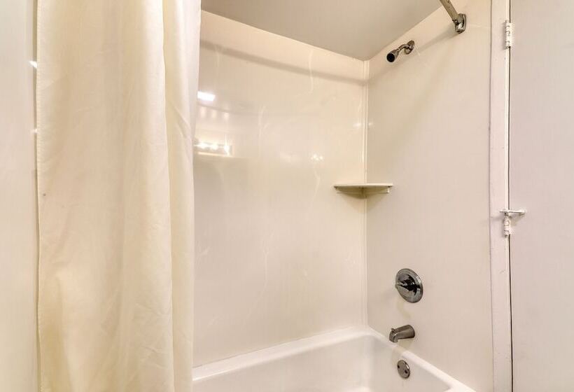 Blockade Runner Motor Inn