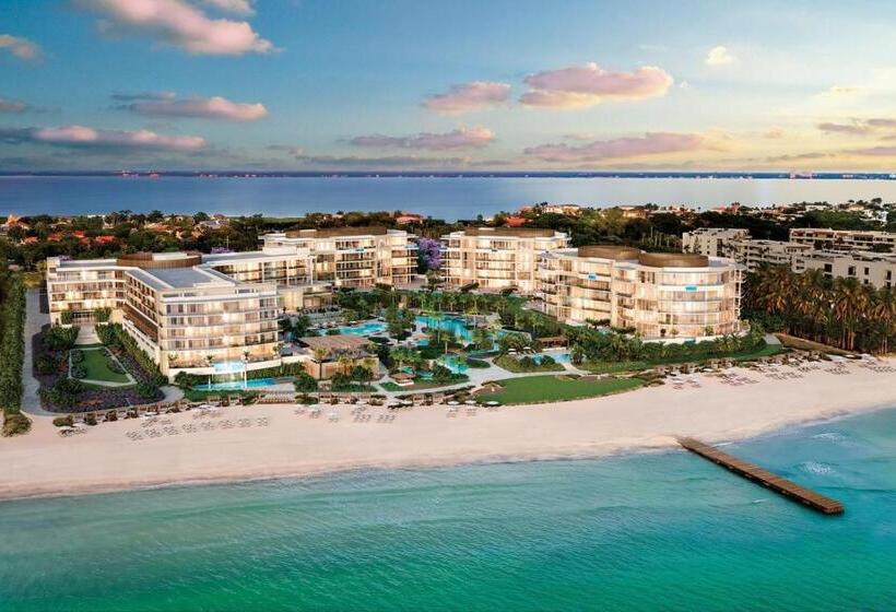 Отель The St. Regis Longboat Key Resort