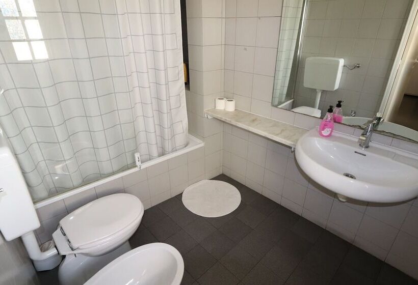 هاستل Welcome Guest House