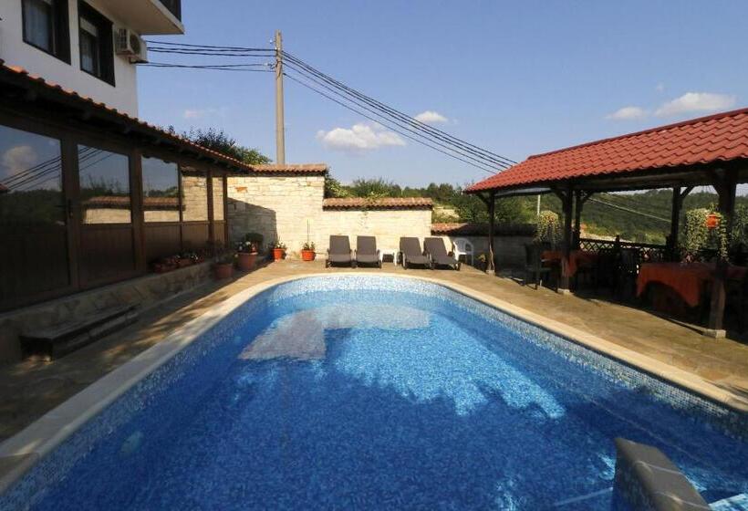 Family Hotel Arbanashka Sreshta