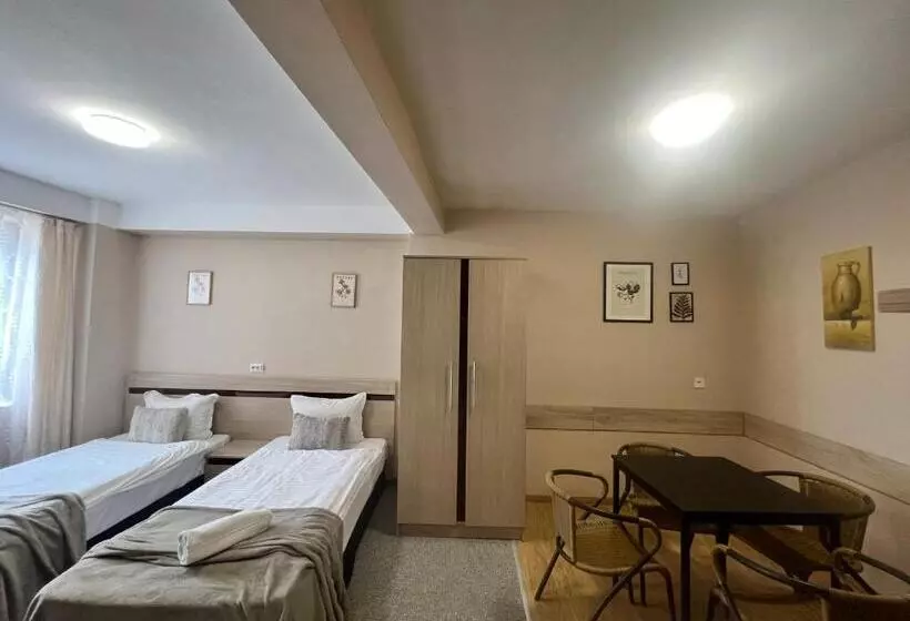 Family Hotel Central