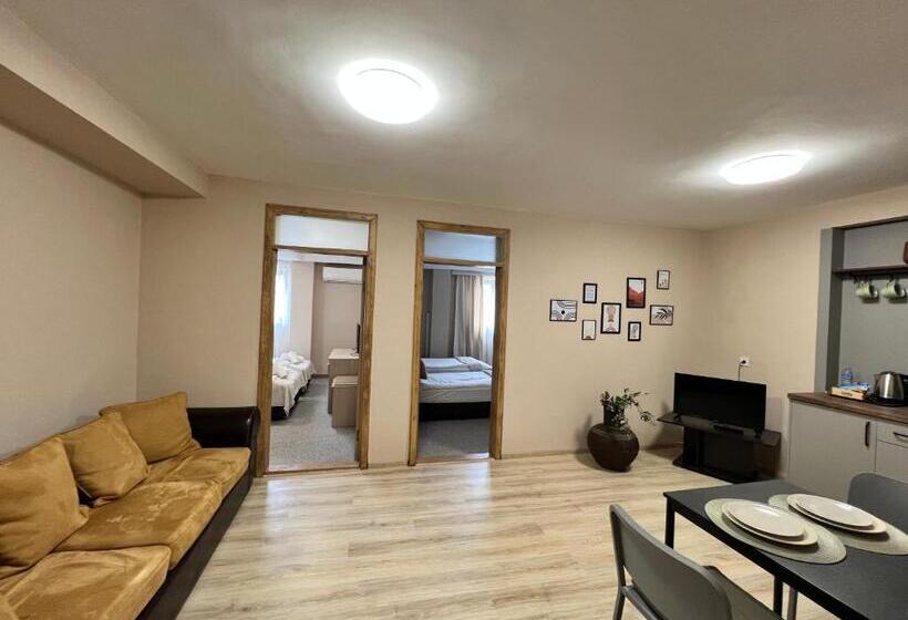 Family Hotel Central